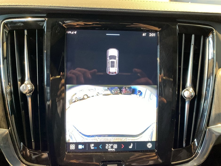 2023 Volvo V90 Cross Country B6 AWD Ultimate-16