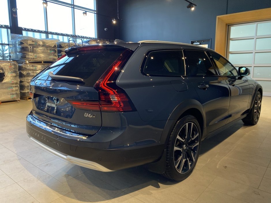 2023 Volvo V90 Cross Country B6 AWD Ultimate-4