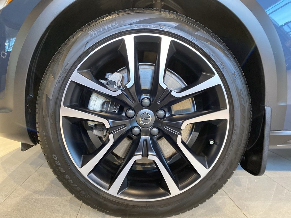 2023 Volvo V90 Cross Country B6 AWD Ultimate-8