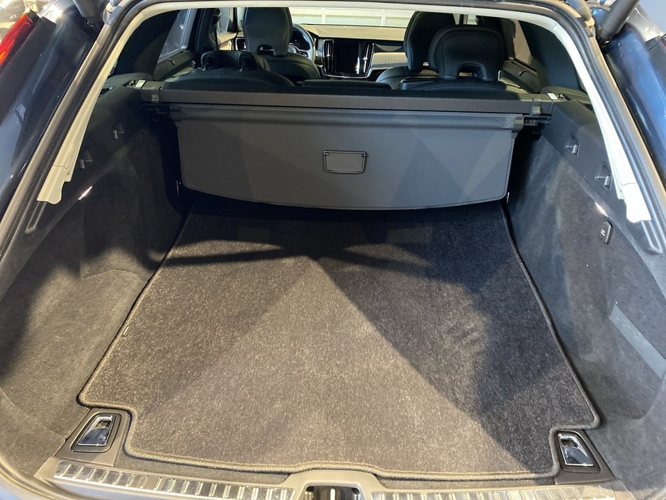 2023 Volvo V90 Cross Country B6 AWD Ultimate-18