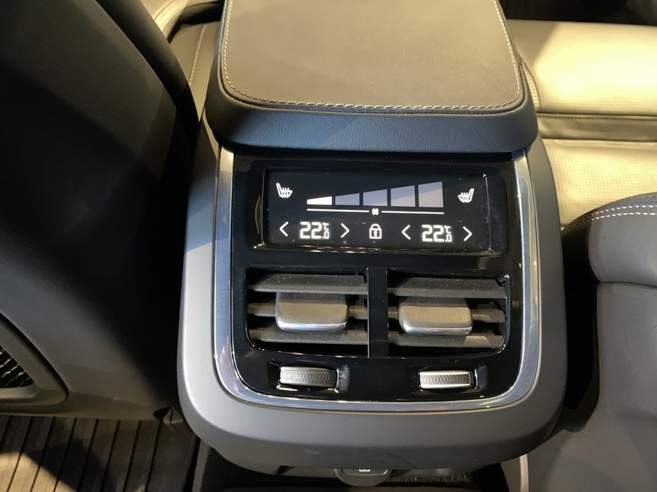 2023 Volvo V90 Cross Country B6 AWD Ultimate-24