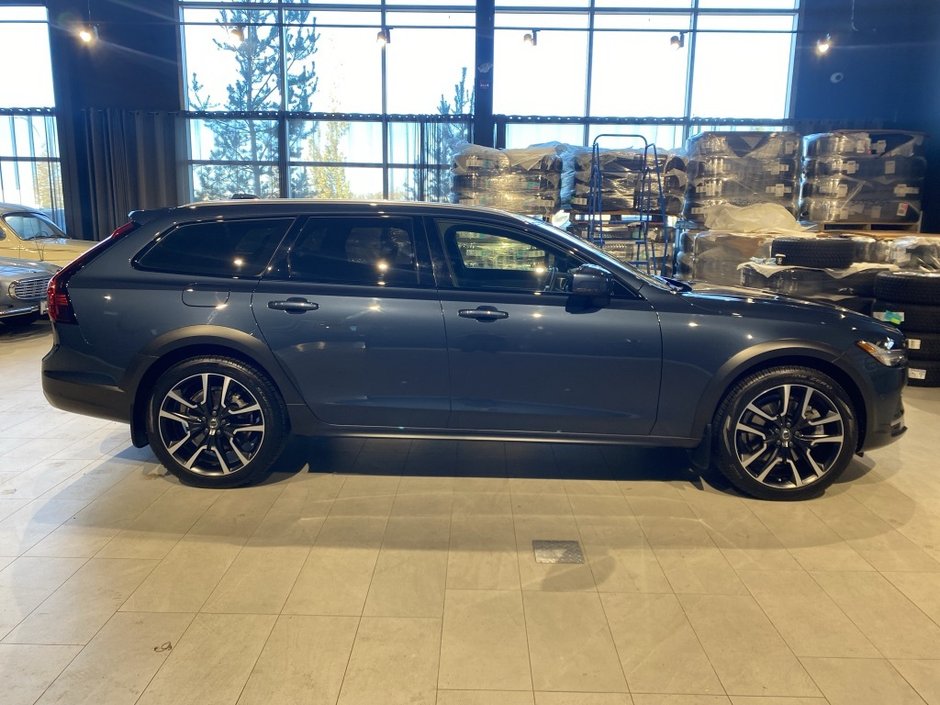 2023 Volvo V90 Cross Country B6 AWD Ultimate-5