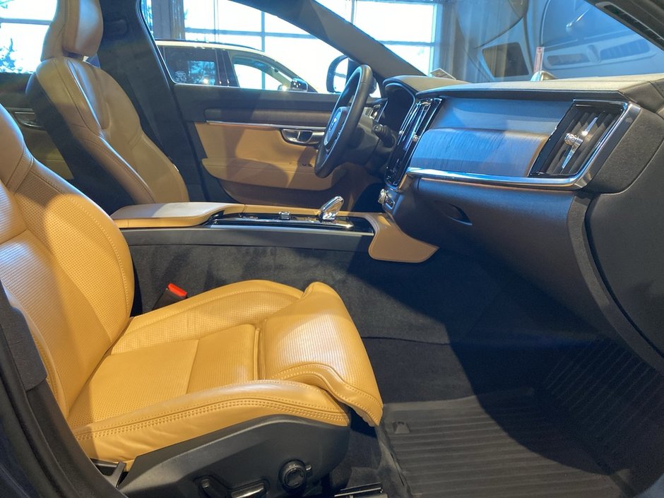 2023 Volvo V90 Cross Country B6 AWD Ultimate-23