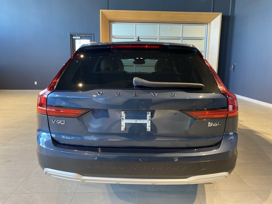 2023 Volvo V90 Cross Country B6 AWD Ultimate-3