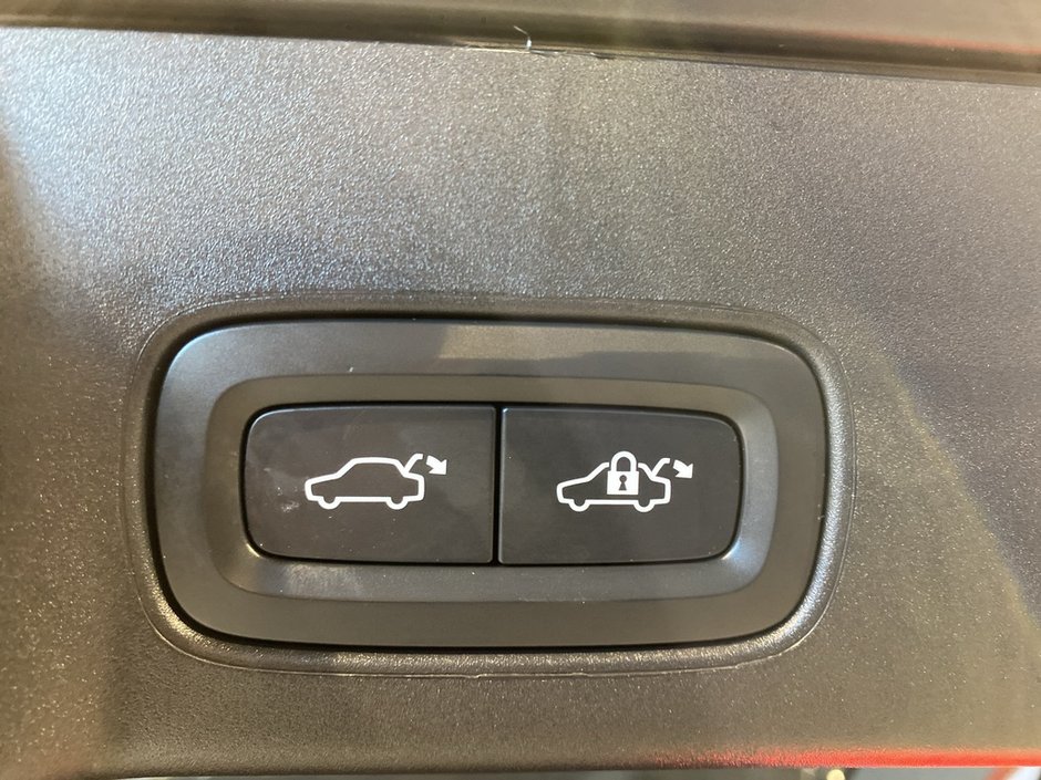 2023 Volvo V90 Cross Country B6 AWD Ultimate-21