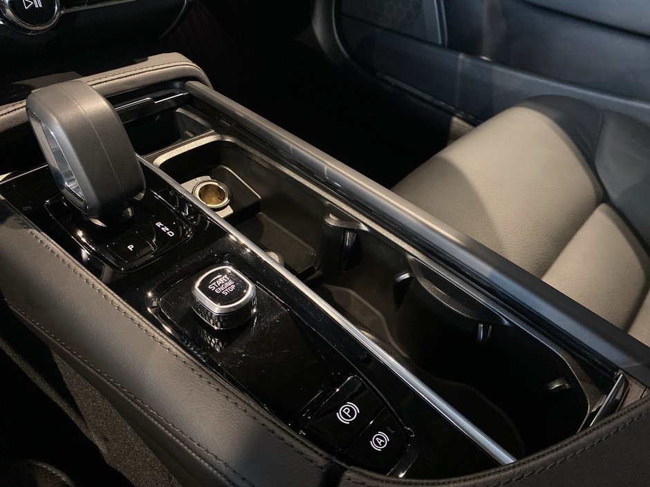 2025 Volvo V90 Cross Country B6 AWD Plus-12