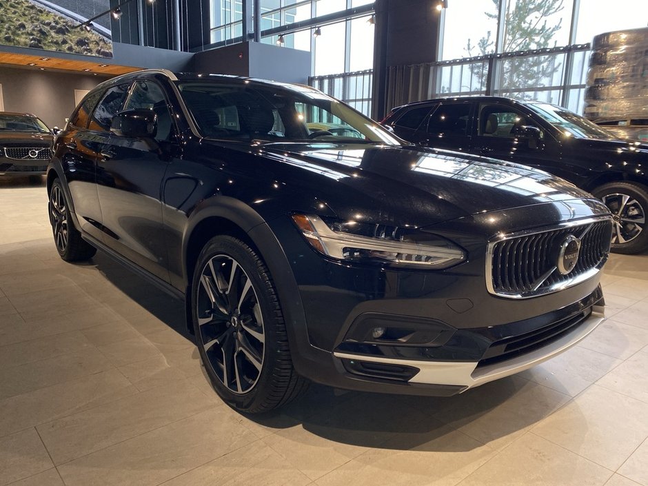 2025 Volvo V90 Cross Country B6 AWD Plus-6