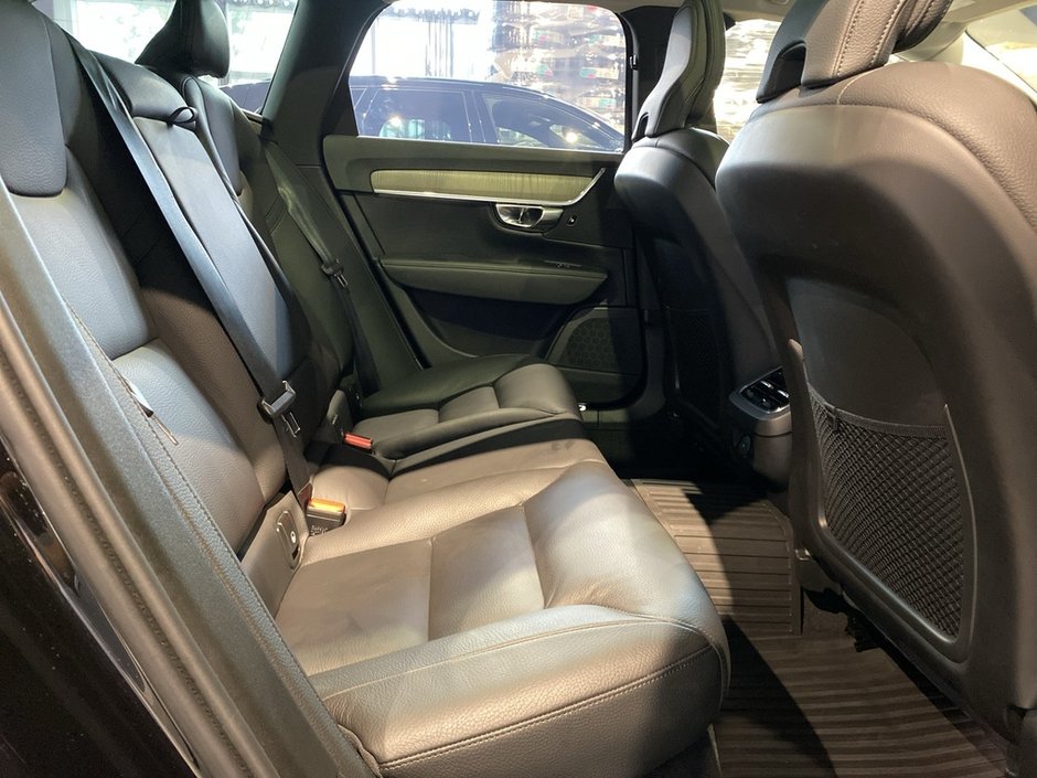 2025 Volvo V90 Cross Country B6 AWD Plus-21