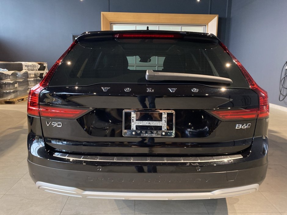 2025 Volvo V90 Cross Country B6 AWD Plus-3