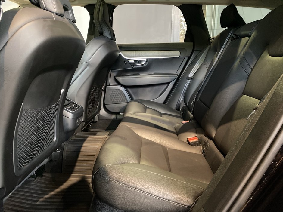 2025 Volvo V90 Cross Country B6 AWD Plus-17