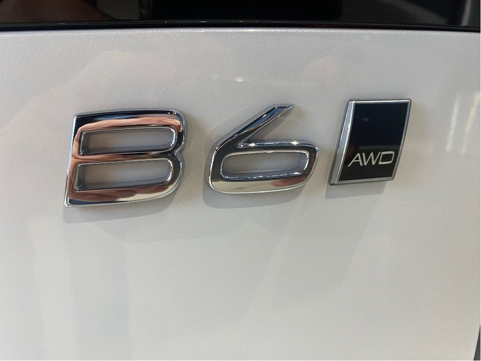 2025 Volvo V90 Cross Country B6 AWD Ultra-21