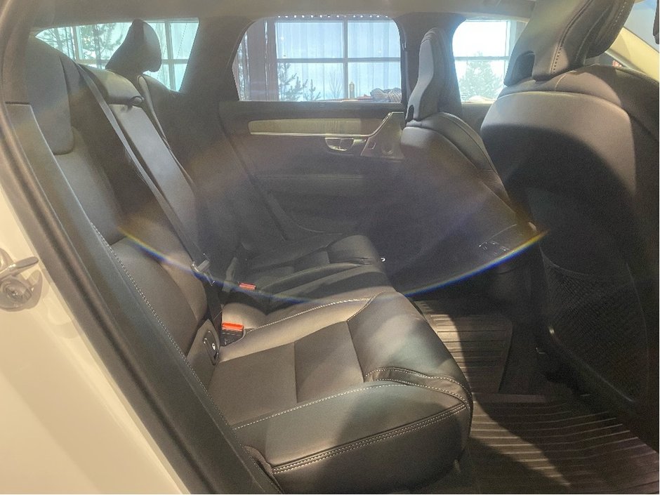 2025 Volvo V90 Cross Country B6 AWD Ultra-17