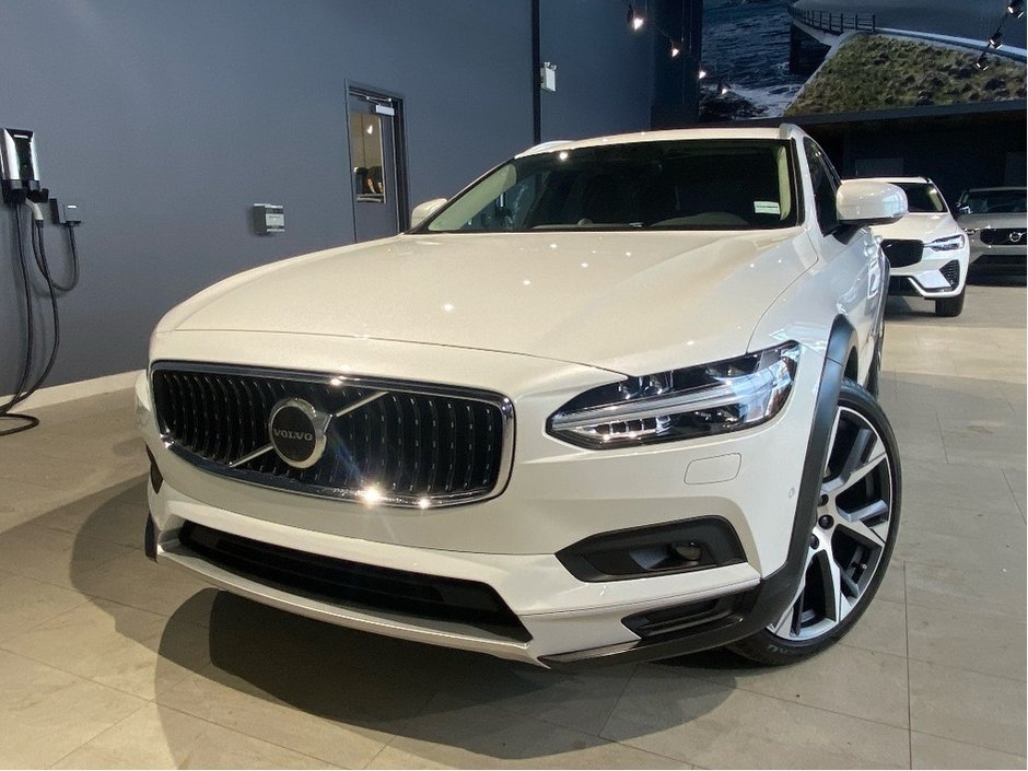 2025 Volvo V90 Cross Country B6 AWD Ultra-0