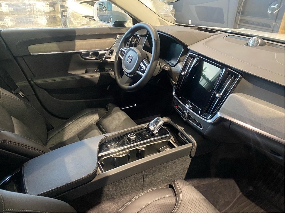 2025 Volvo V90 Cross Country B6 AWD Ultra-19