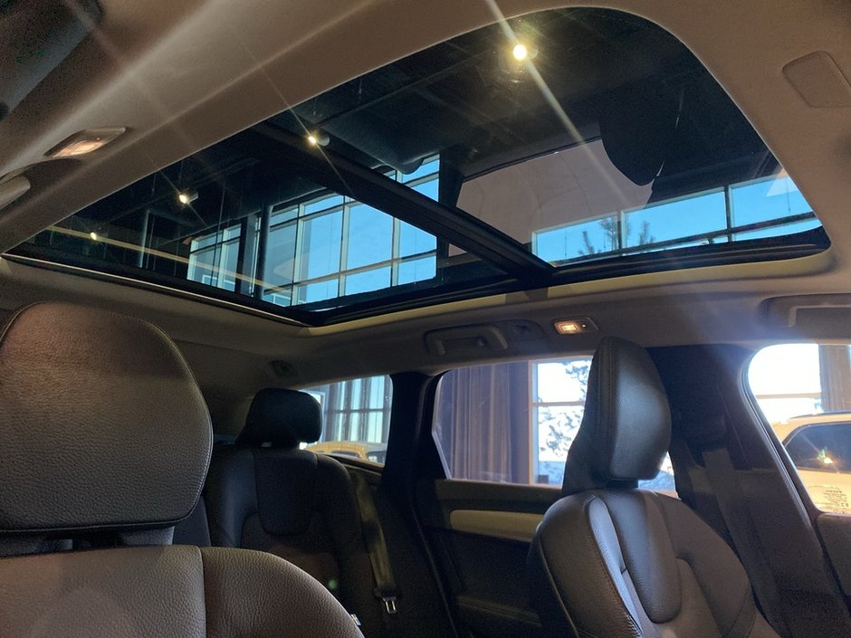 2025 Volvo V90 Cross Country B6 AWD Plus-24