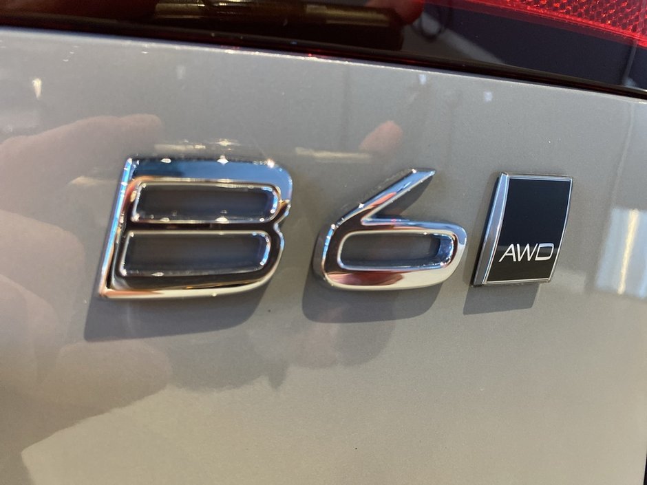 2025 Volvo V90 Cross Country B6 AWD Plus-26