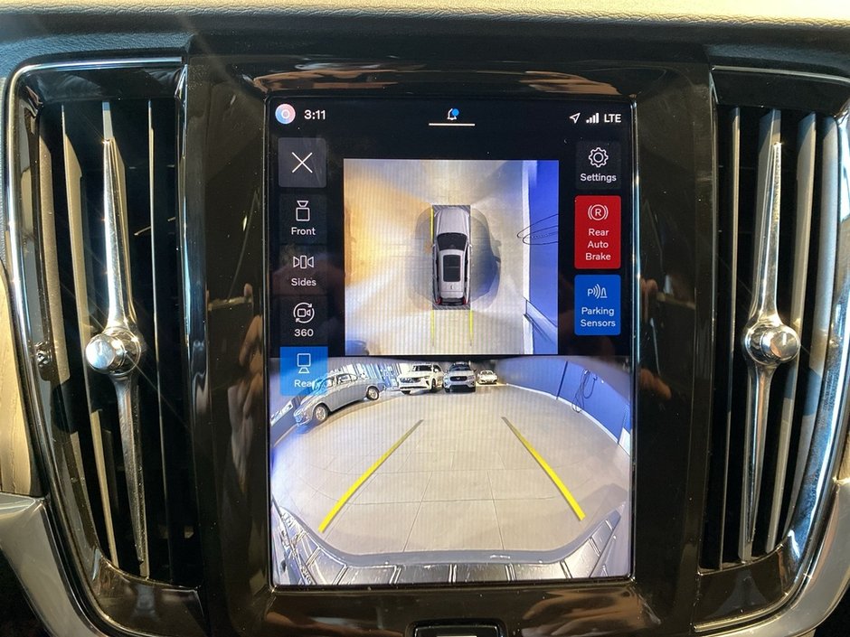 2025 Volvo V90 Cross Country B6 AWD Plus-16