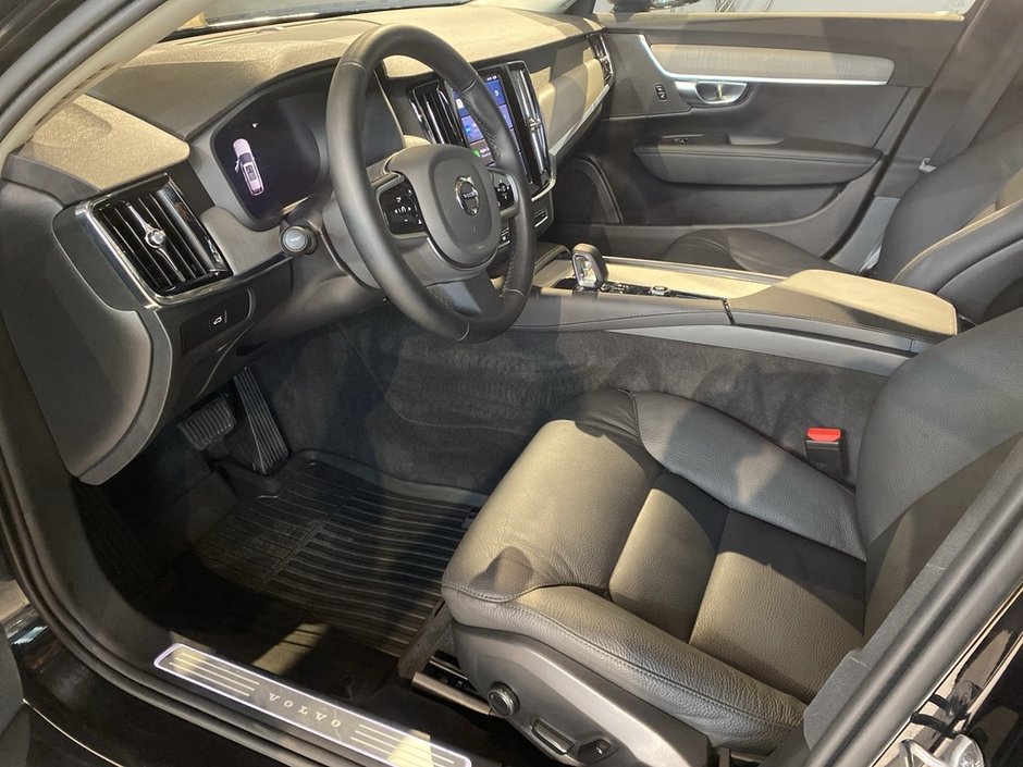 2025 Volvo V90 Cross Country B6 AWD Plus-9