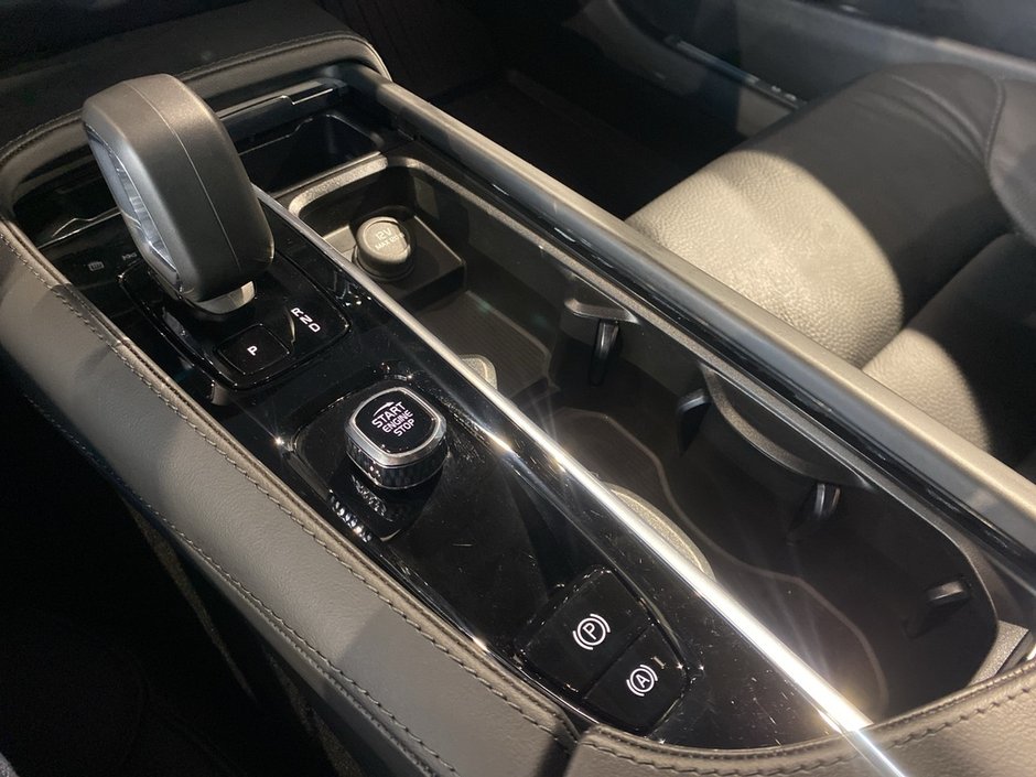 2025 Volvo V90 Cross Country B6 AWD Plus-12