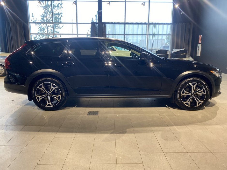 2025 Volvo V90 Cross Country B6 AWD Plus-5