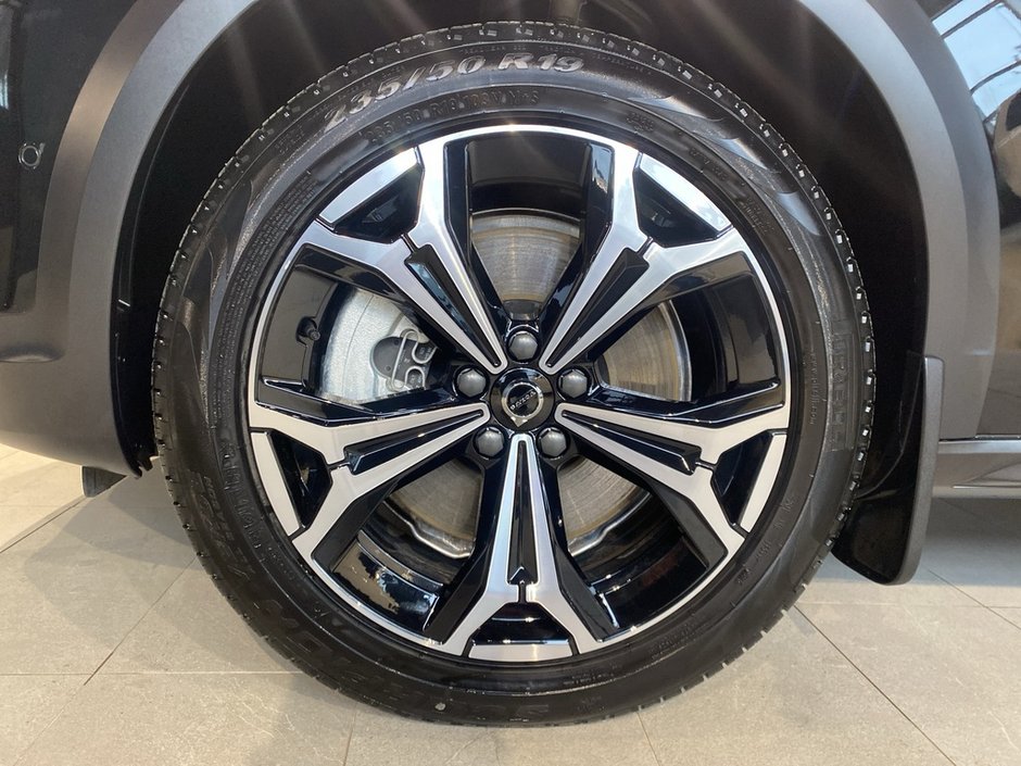 2025 Volvo V90 Cross Country B6 AWD Plus-8