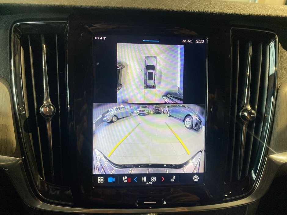 2025 Volvo V90 Cross Country B6 AWD Plus-16