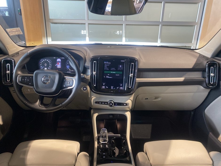 2020 Volvo XC40 T5 AWD Inscription-10