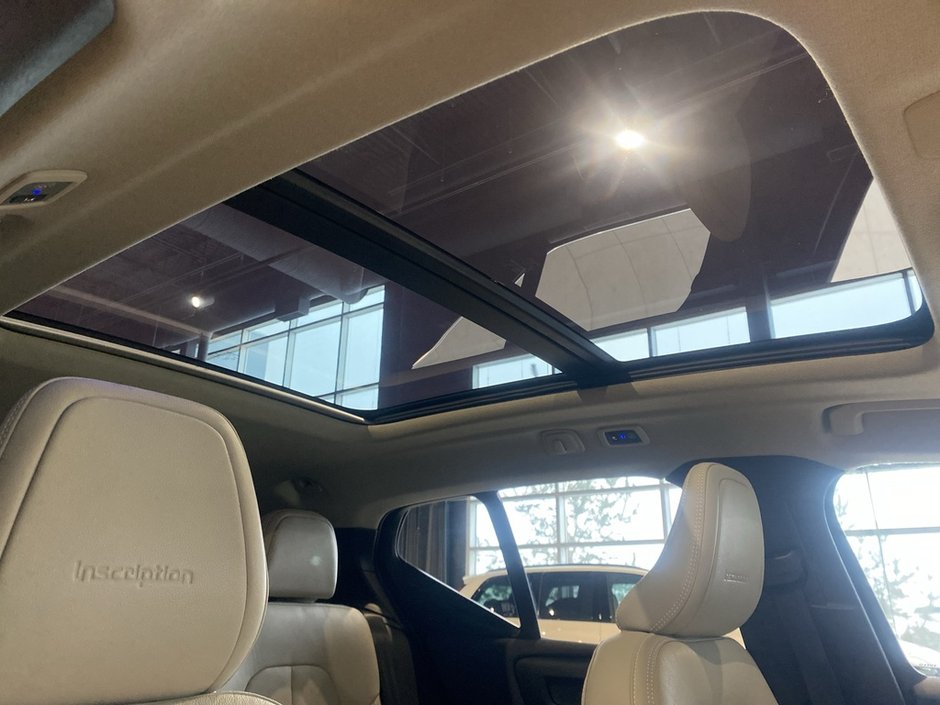 2020 Volvo XC40 T5 AWD Inscription-24