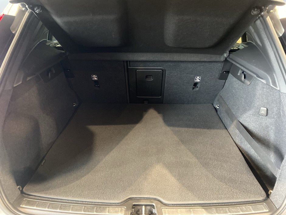 2020 Volvo XC40 T5 AWD Inscription-19