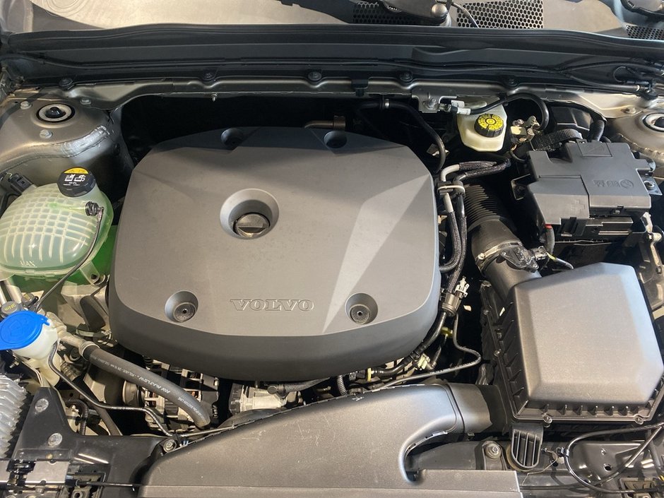 2020 Volvo XC40 T5 AWD Inscription-25