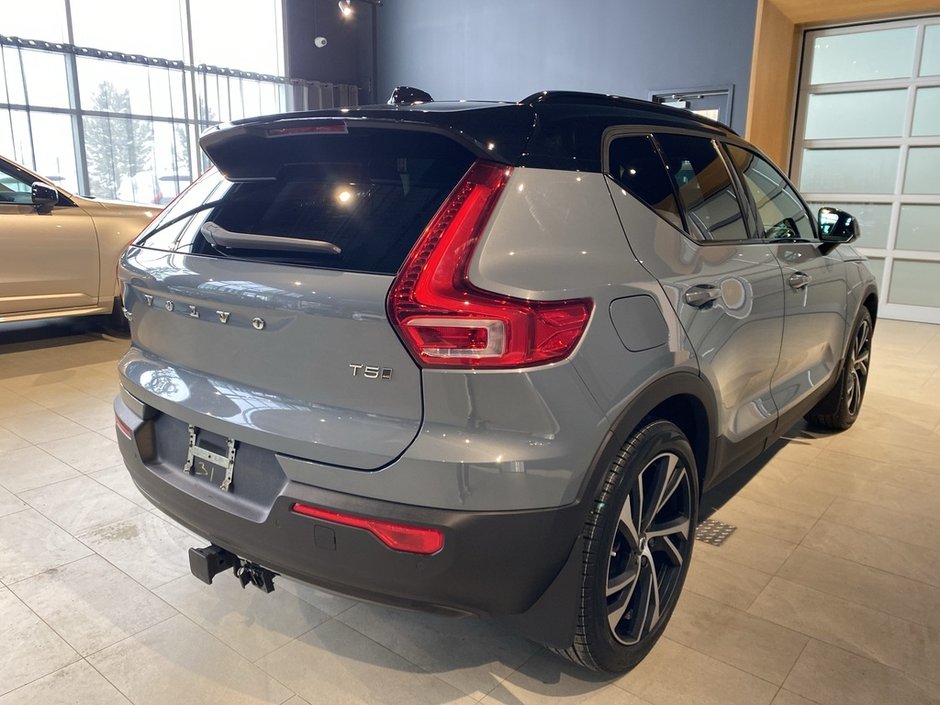2022 Volvo XC40 T5 AWD R-Design-4