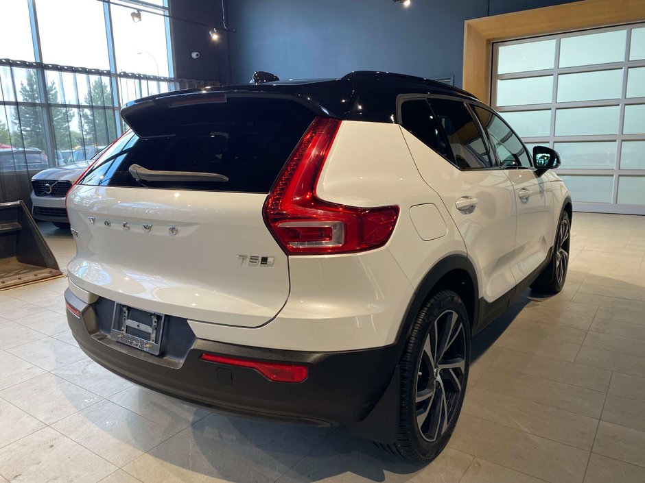 2022 Volvo XC40 T5 AWD R-Design-4