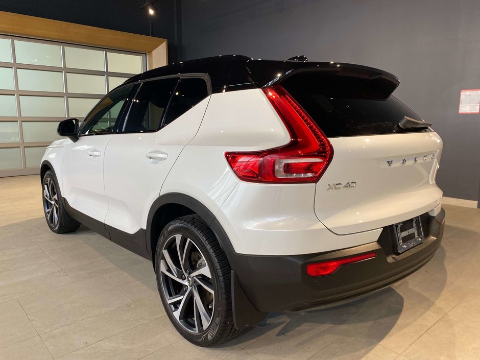 2022 Volvo XC40 T5 AWD R-Design-2