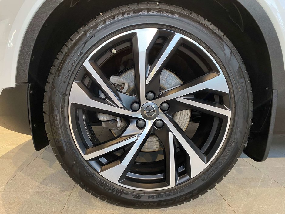 2022 Volvo XC40 T5 AWD R-Design-8