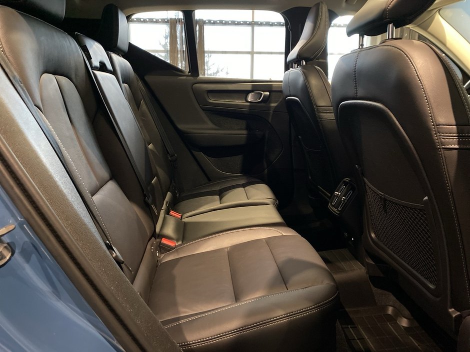 2023 Volvo XC40 B5 AWD Ultimate - Dark-21