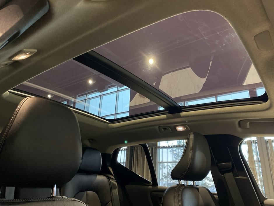 2023 Volvo XC40 B5 AWD Ultimate - Dark-24