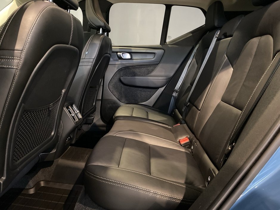 2023 Volvo XC40 B5 AWD Ultimate - Dark-17