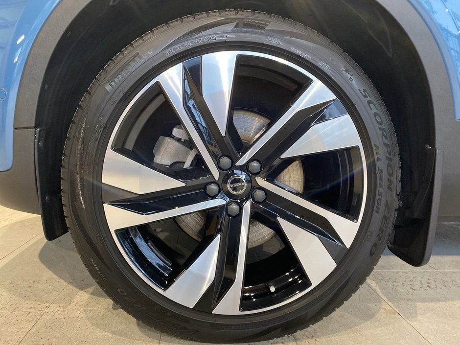 2023 Volvo XC40 B5 AWD Ultimate - Dark-8