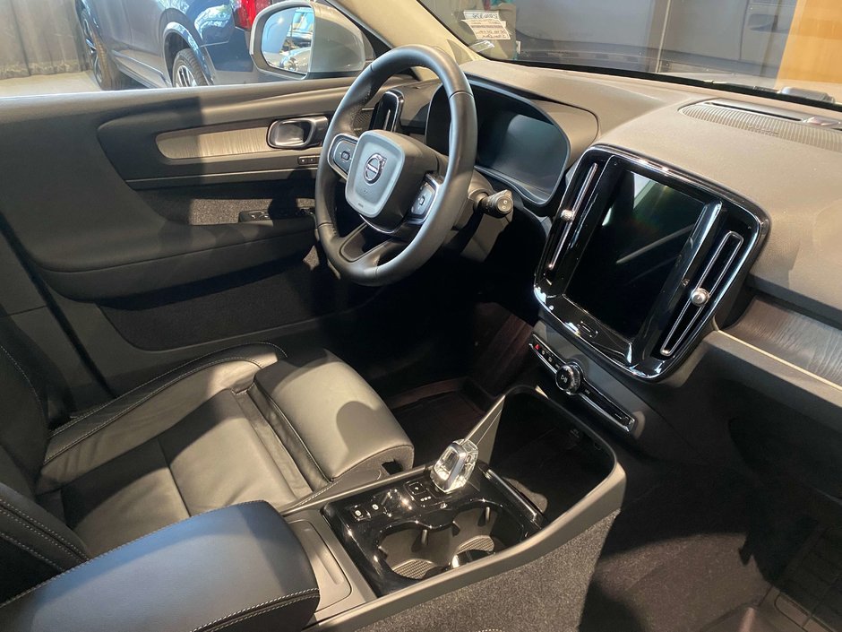 2023 Volvo XC40 B5 AWD Ultimate - Bright-22