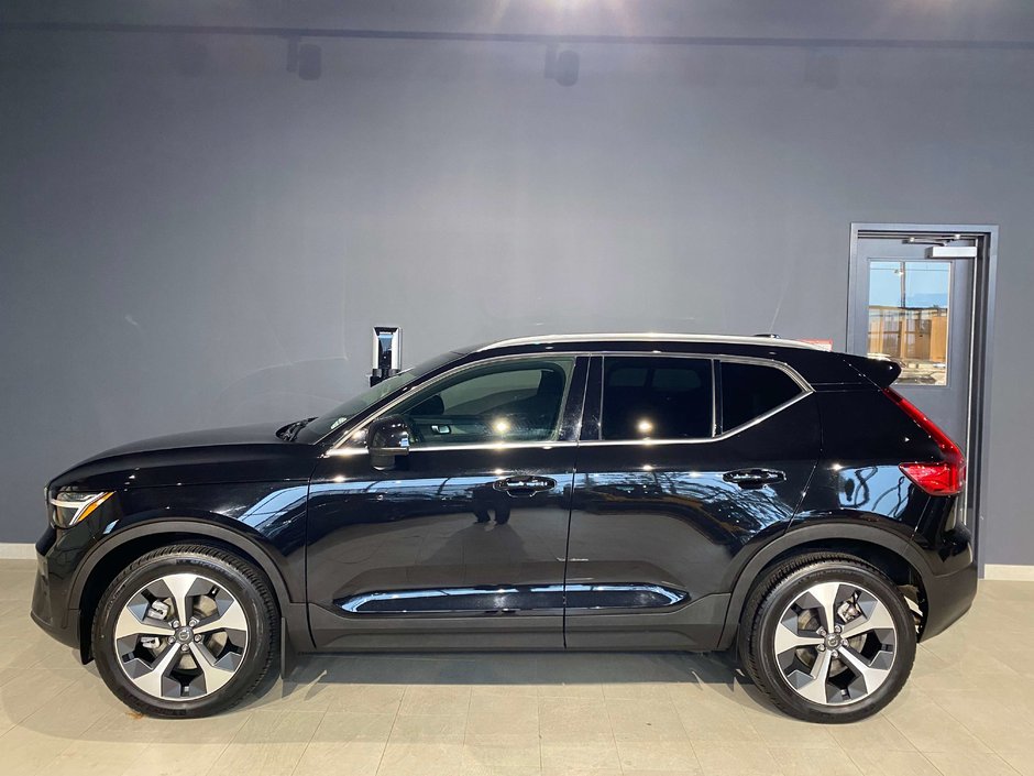 2023 Volvo XC40 B5 AWD Plus - Bright-1