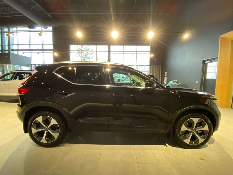 2023 Volvo XC40 B5 AWD Plus - Bright-5
