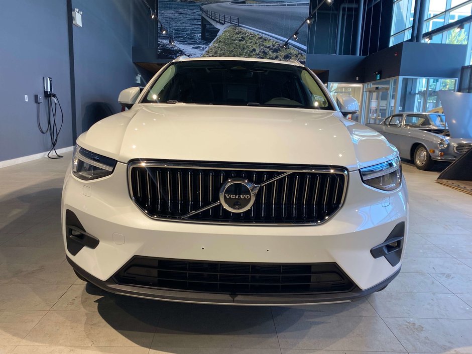 2024 Volvo XC40 B5 AWD Plus Bright Theme-7