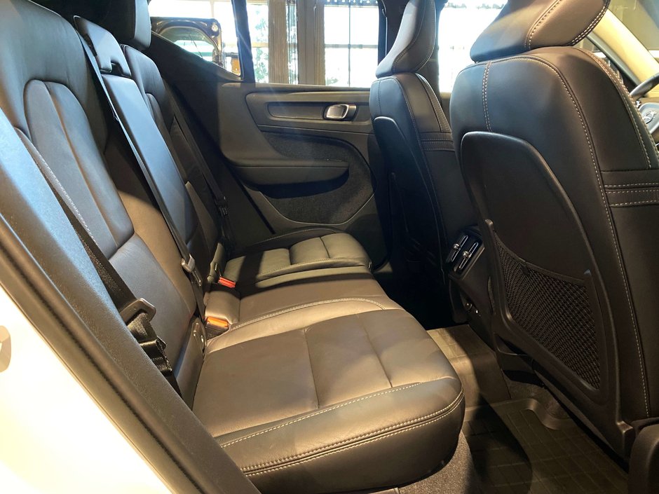 2024 Volvo XC40 B5 AWD Plus Bright Theme-21