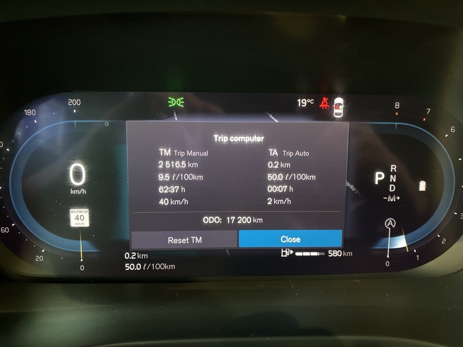 2025 Volvo XC40 B5 AWD Ultra Dark Theme-15