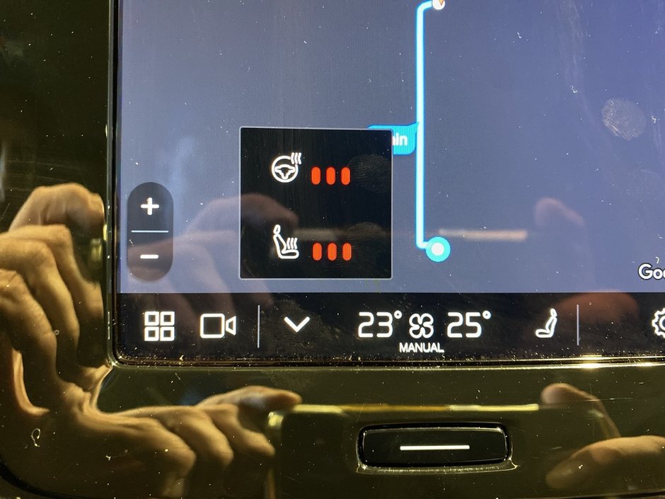 2025 Volvo XC40 B5 AWD Plus Dark Theme-14