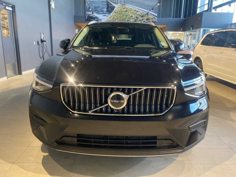 2025 Volvo XC40 B5 AWD Core Bright Theme-6