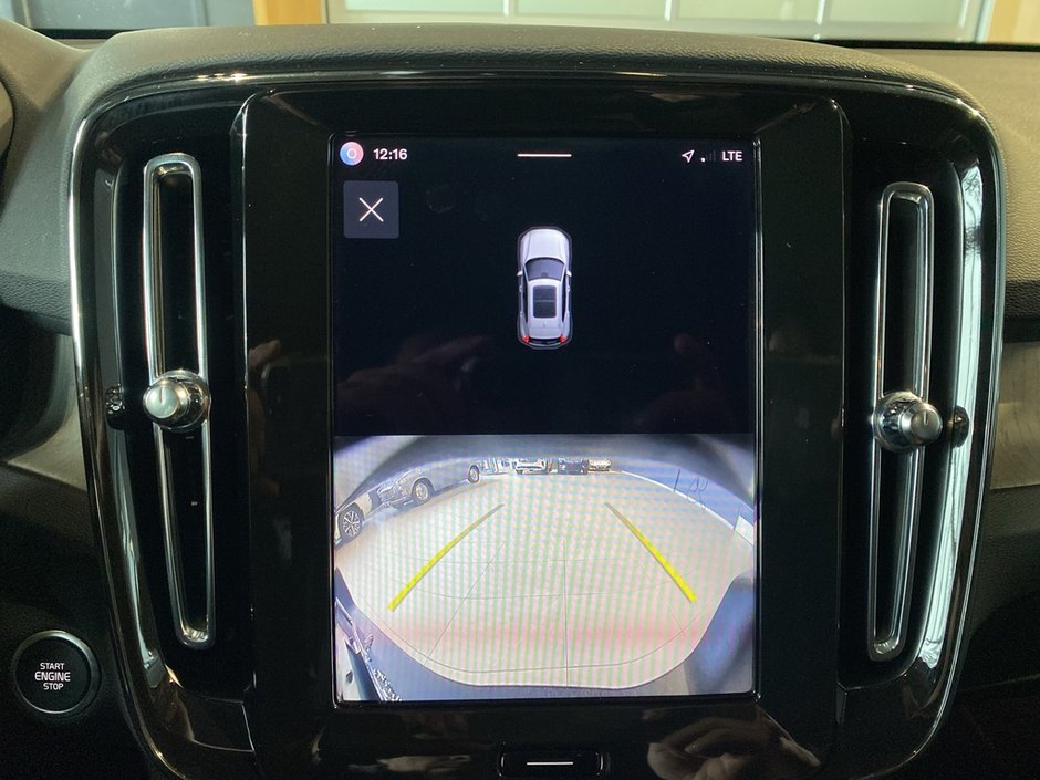 2025 Volvo XC40 B5 AWD Core Bright Theme-16