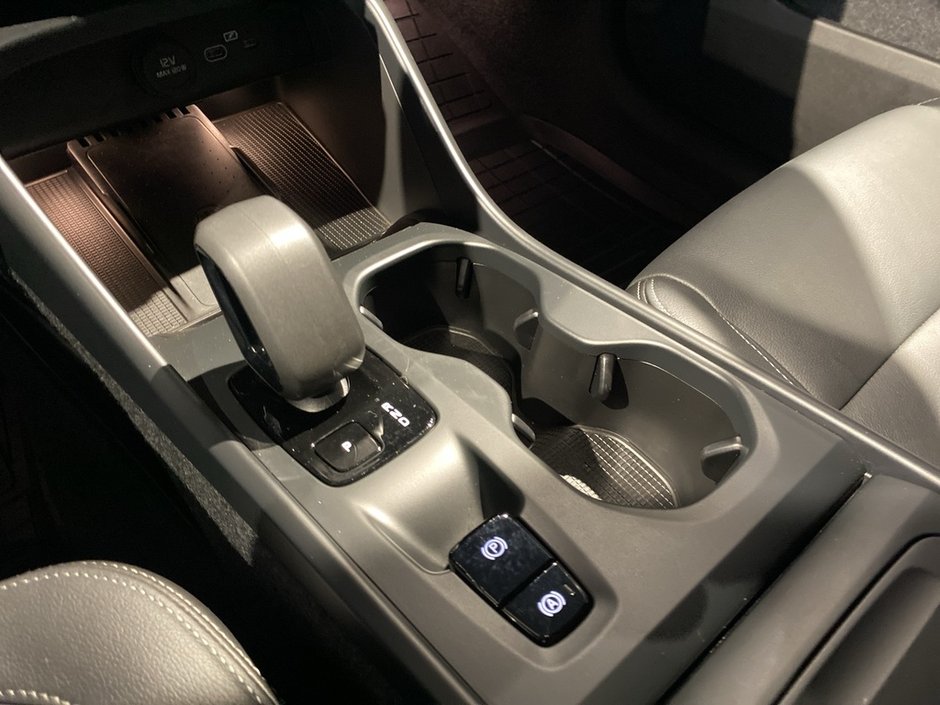 2025 Volvo XC40 B5 AWD Core Bright Theme-12