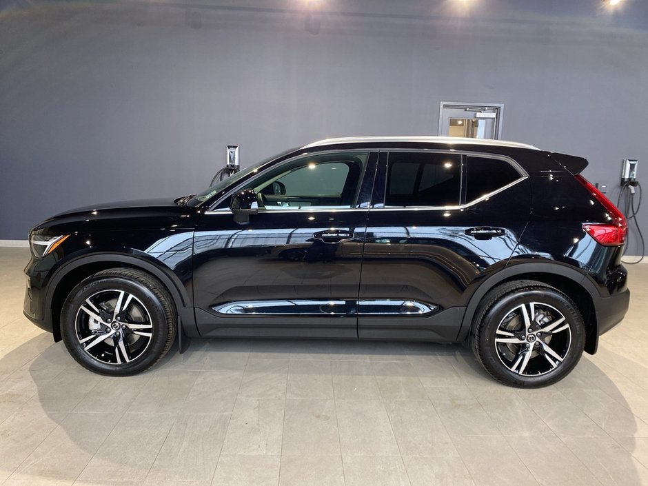 2025 Volvo XC40 B5 AWD Core Bright Theme-1