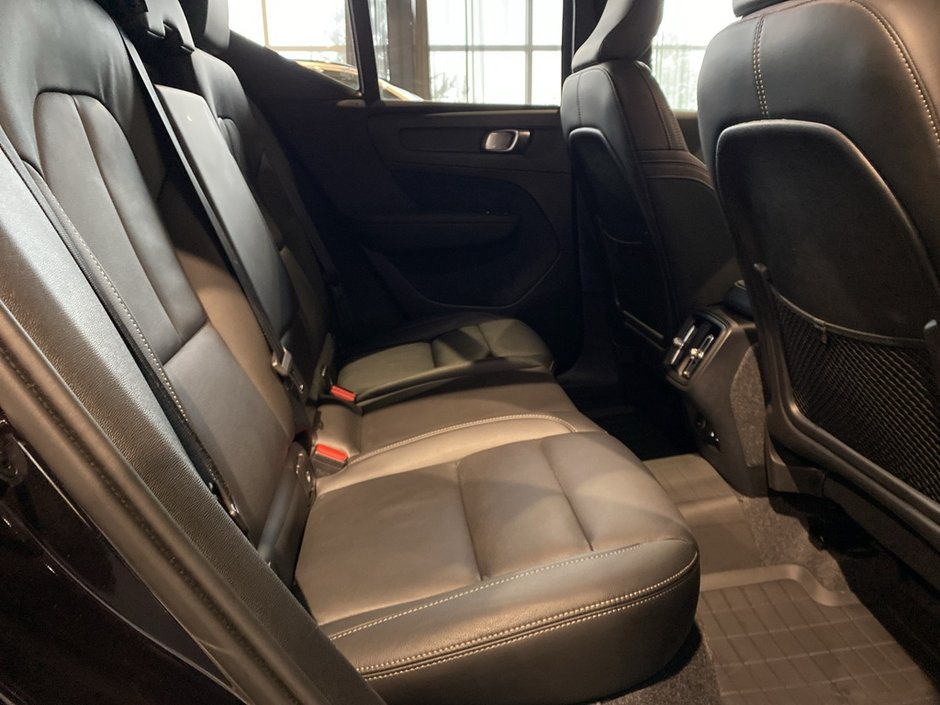 2025 Volvo XC40 B5 AWD Core Bright Theme-21